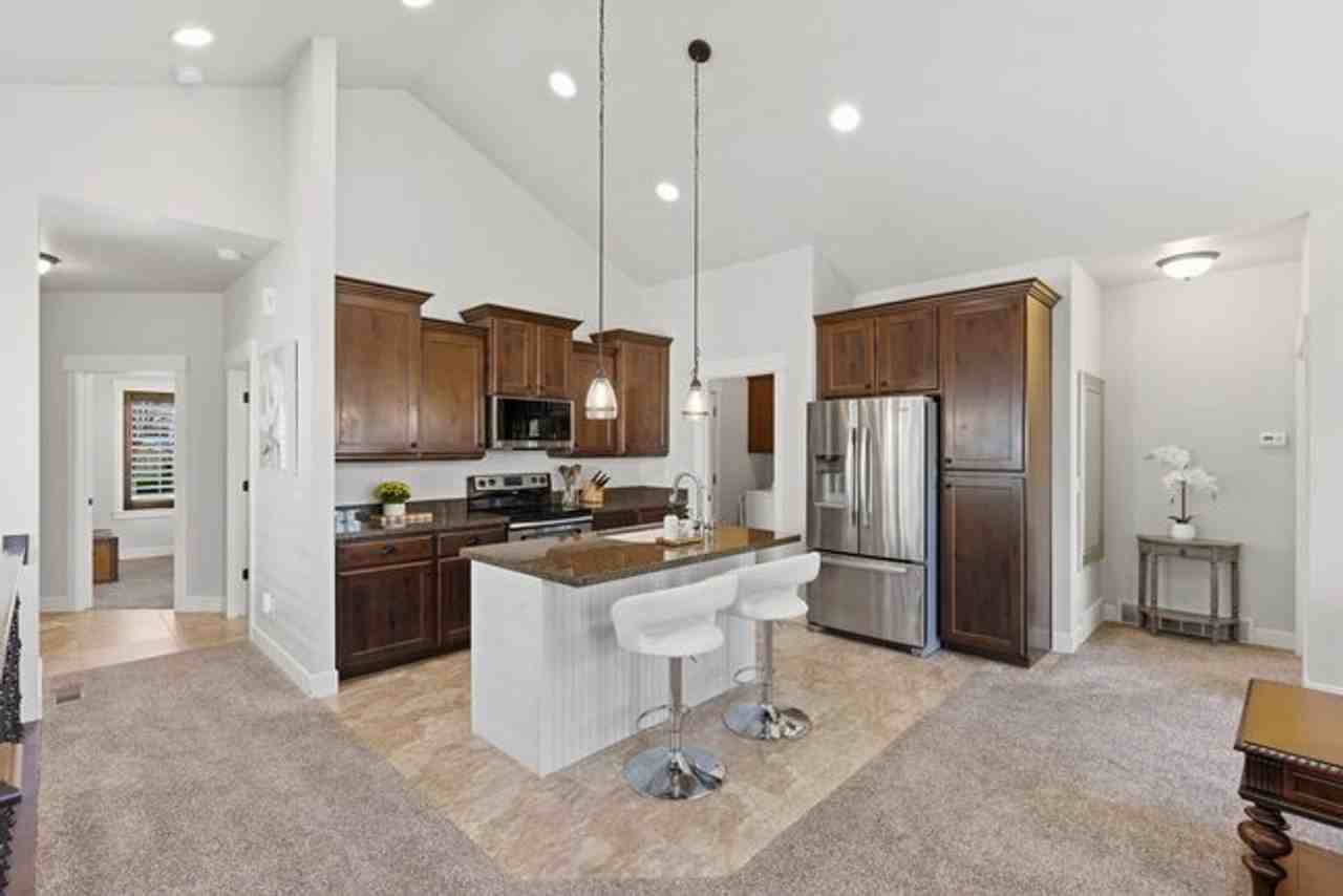 11654 S Winford Dr - Photo 3 of 30
