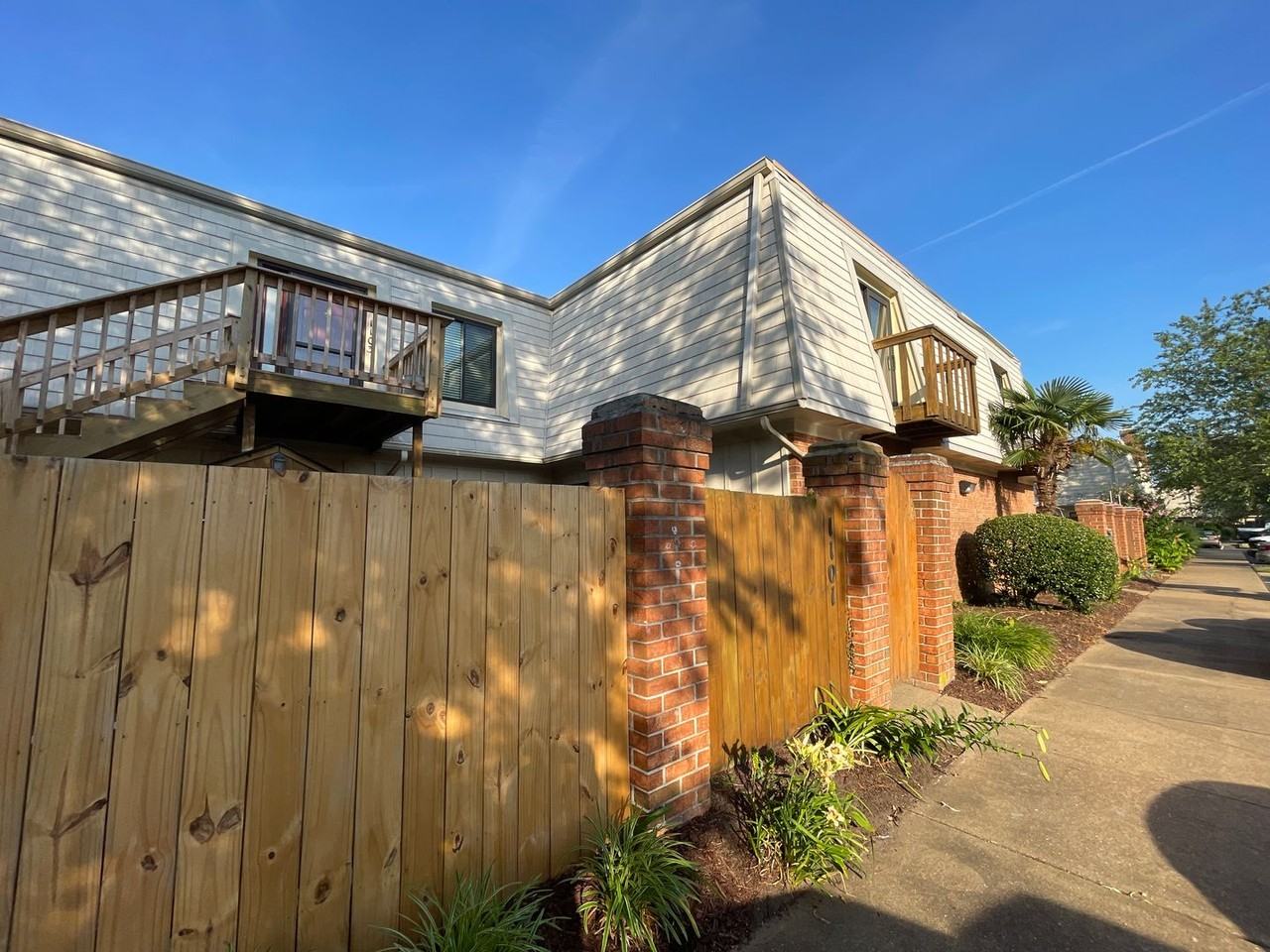 1101 Lands End Way - Photo 3 of 30