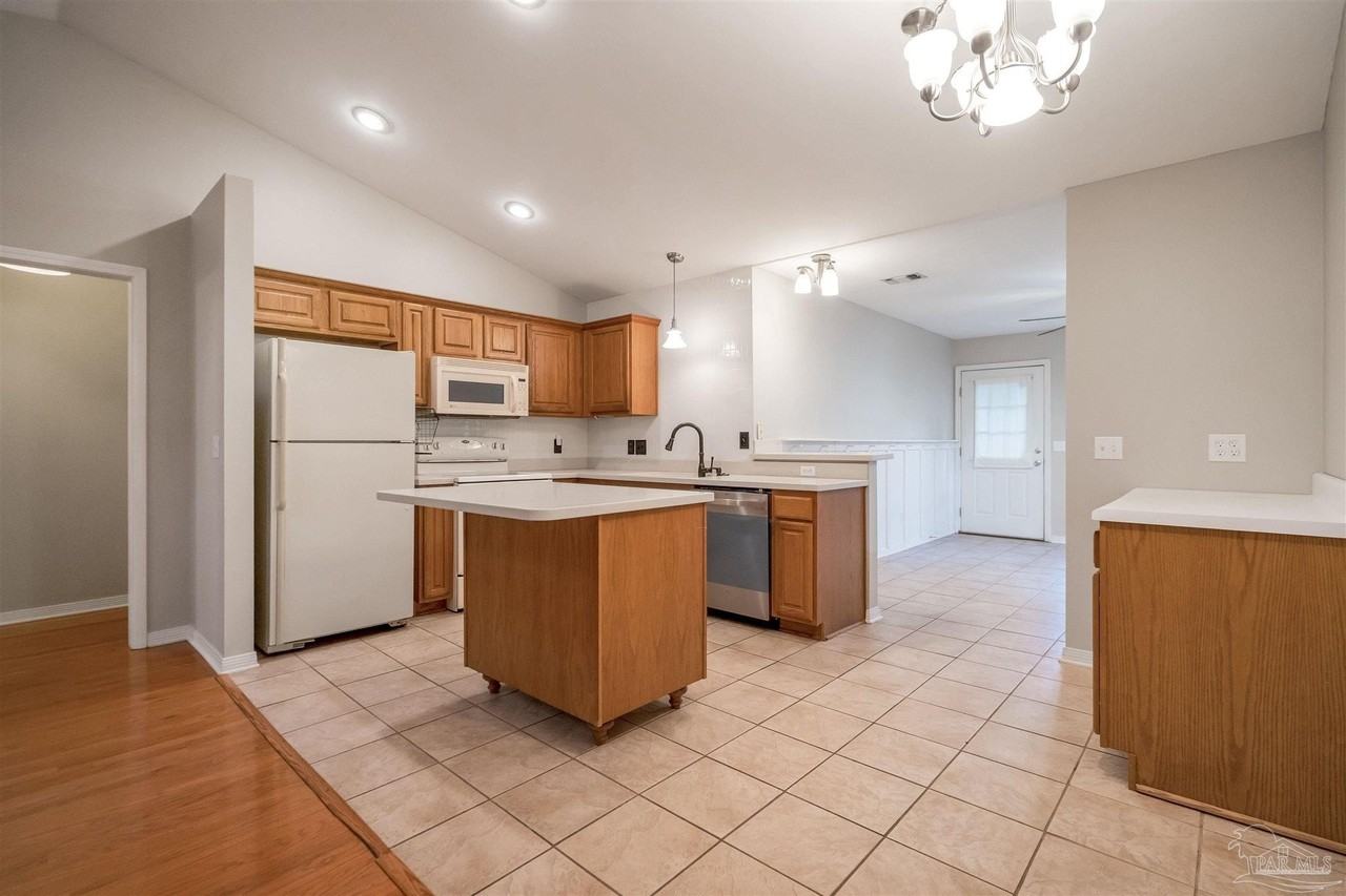 9150 Stillbridge Ln - Photo 4 of 20