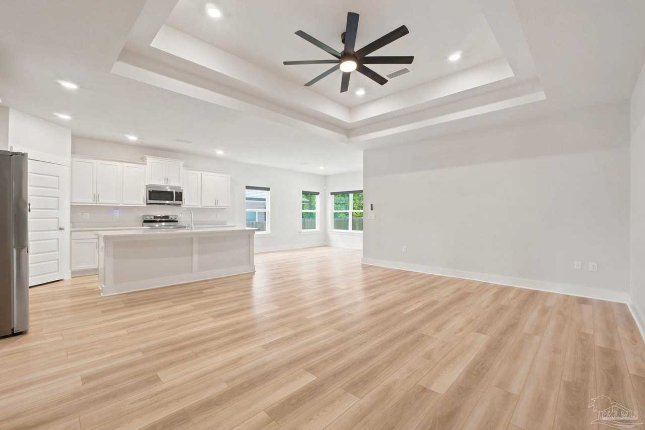 232 Camellia Dr - Photo 4 of 28