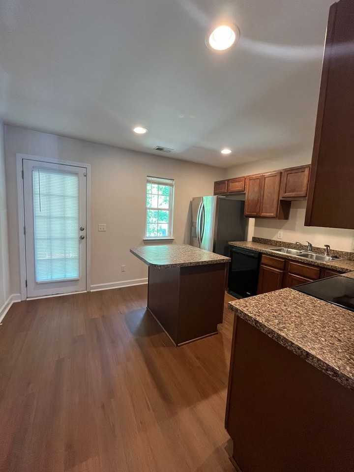479 Truman Dr - Photo 6 of 14