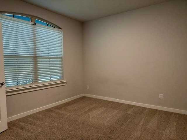6908 Expedition Dr - Photo 4 of 29