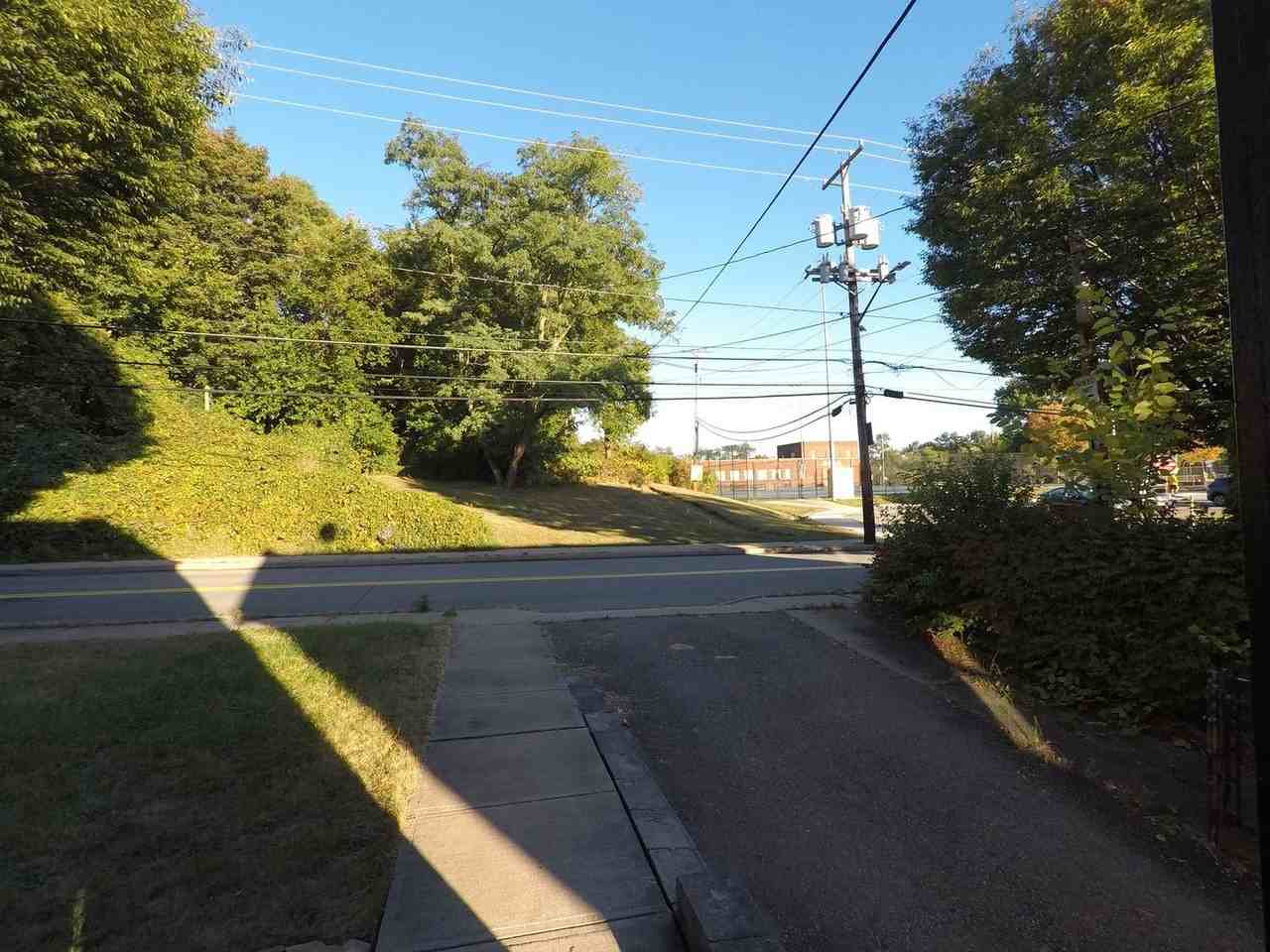 1744 Pioneer Ave - Photo 2 of 22