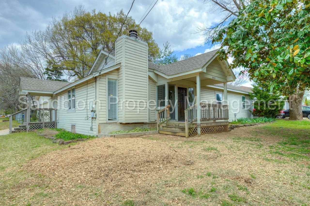 3803 E 36th St - Photo 2 of 22