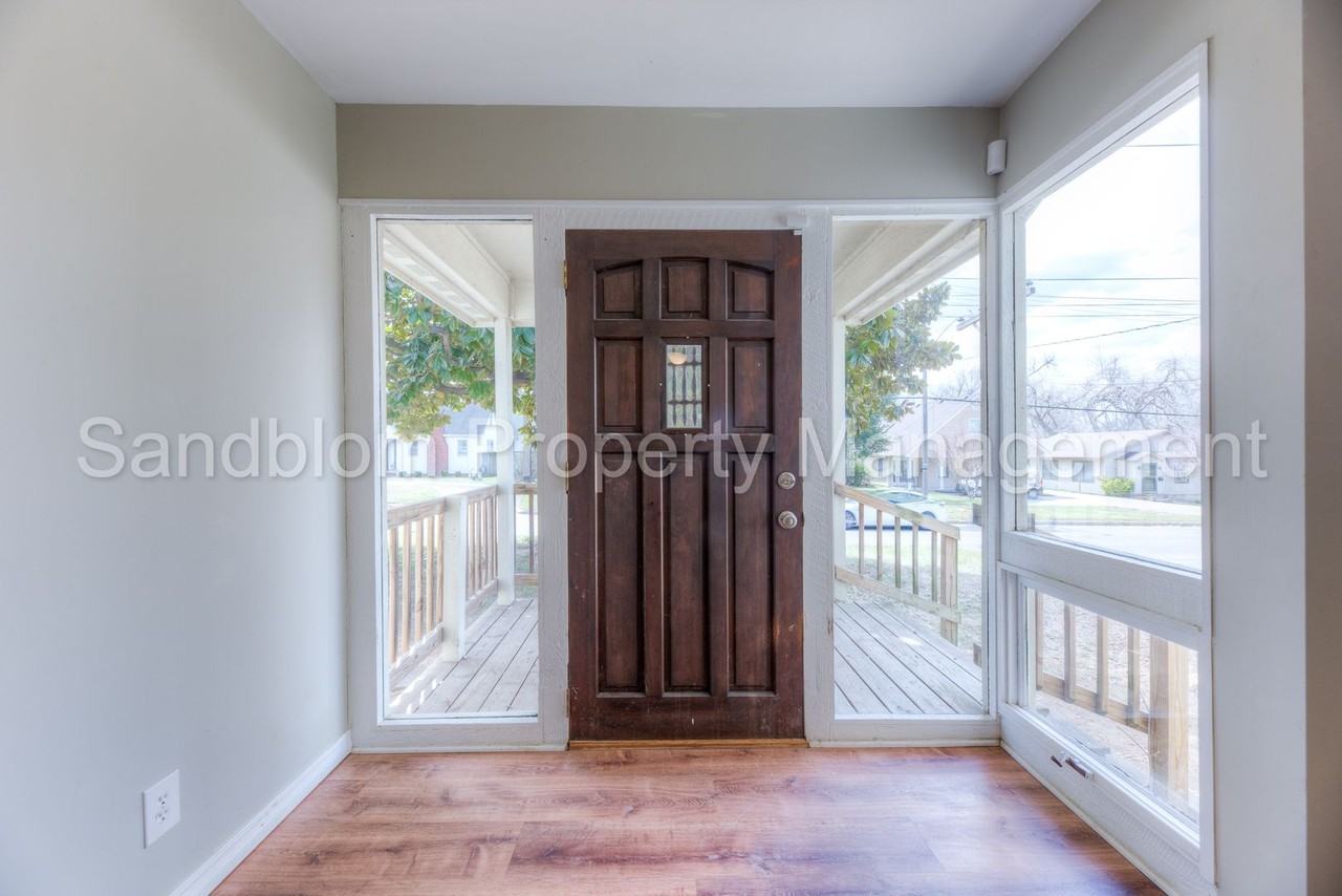 3803 E 36th St - Photo 3 of 22