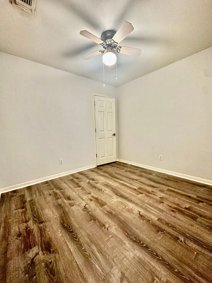3108 Flanders - Photo 6 of 11