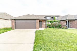 featured image of 926 Kensington Dr
