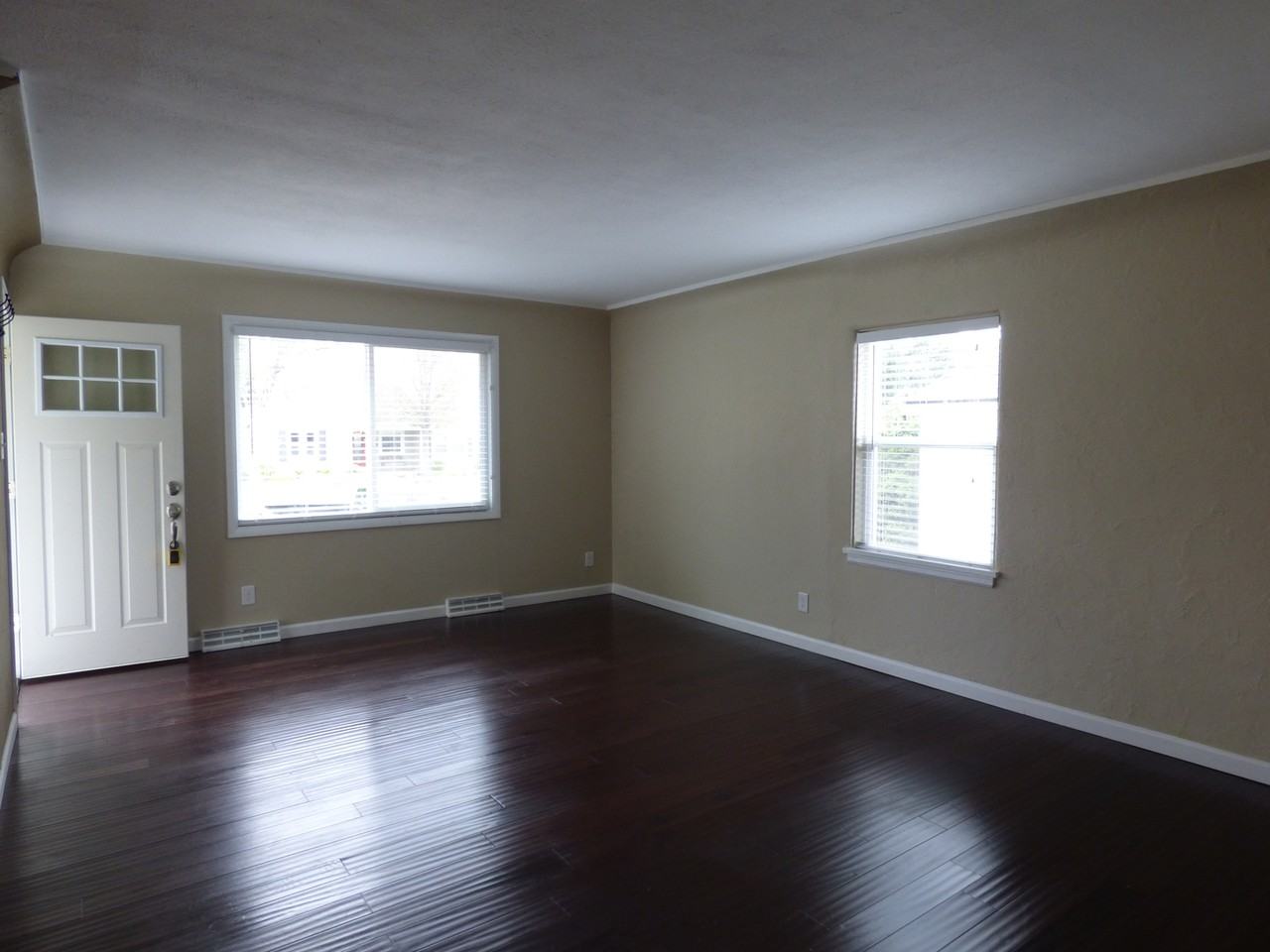1655 S Columbine St - Photo 6 of 29