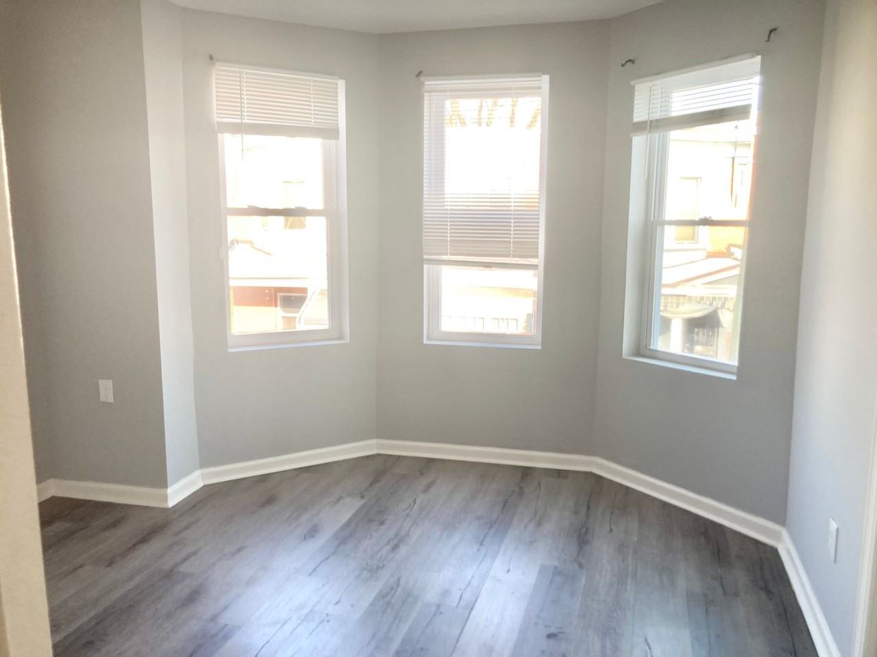 144 N Salford St - Photo 3 of 8