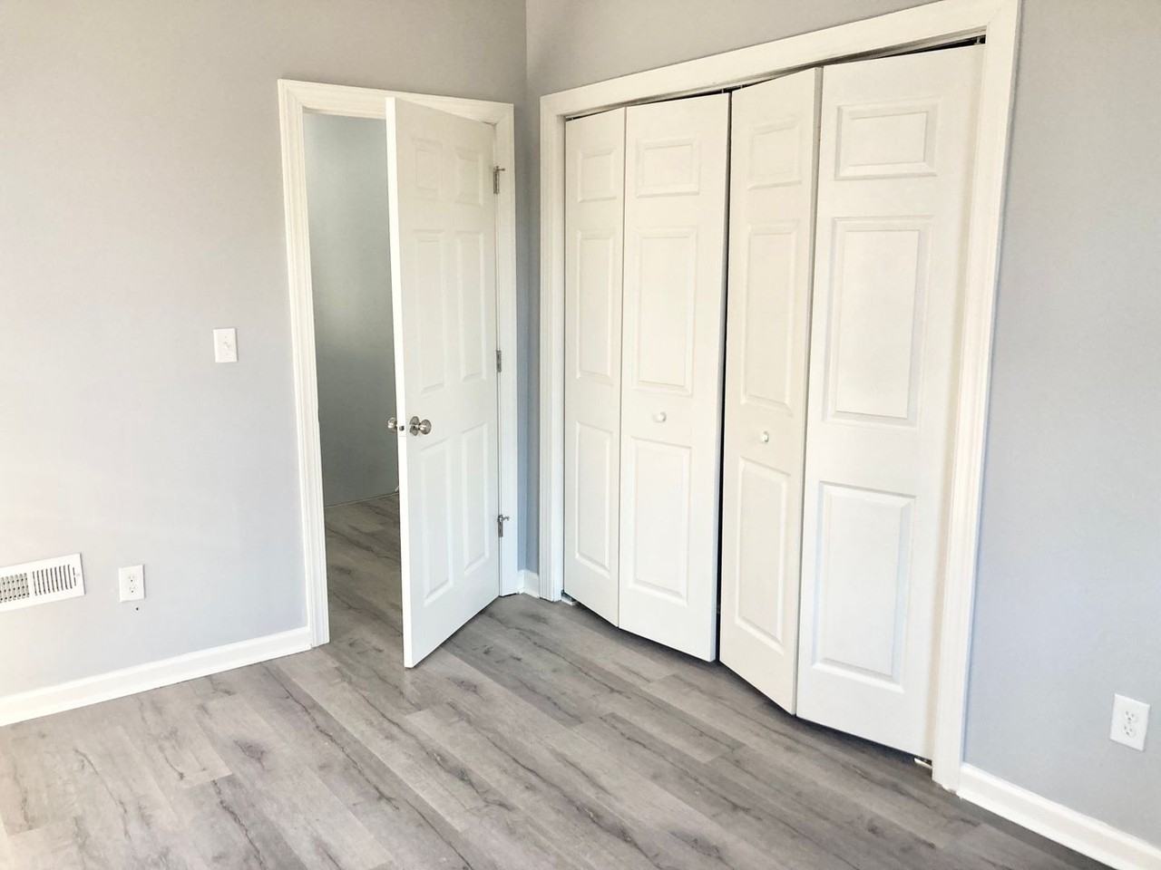 144 N Salford St - Photo 5 of 8