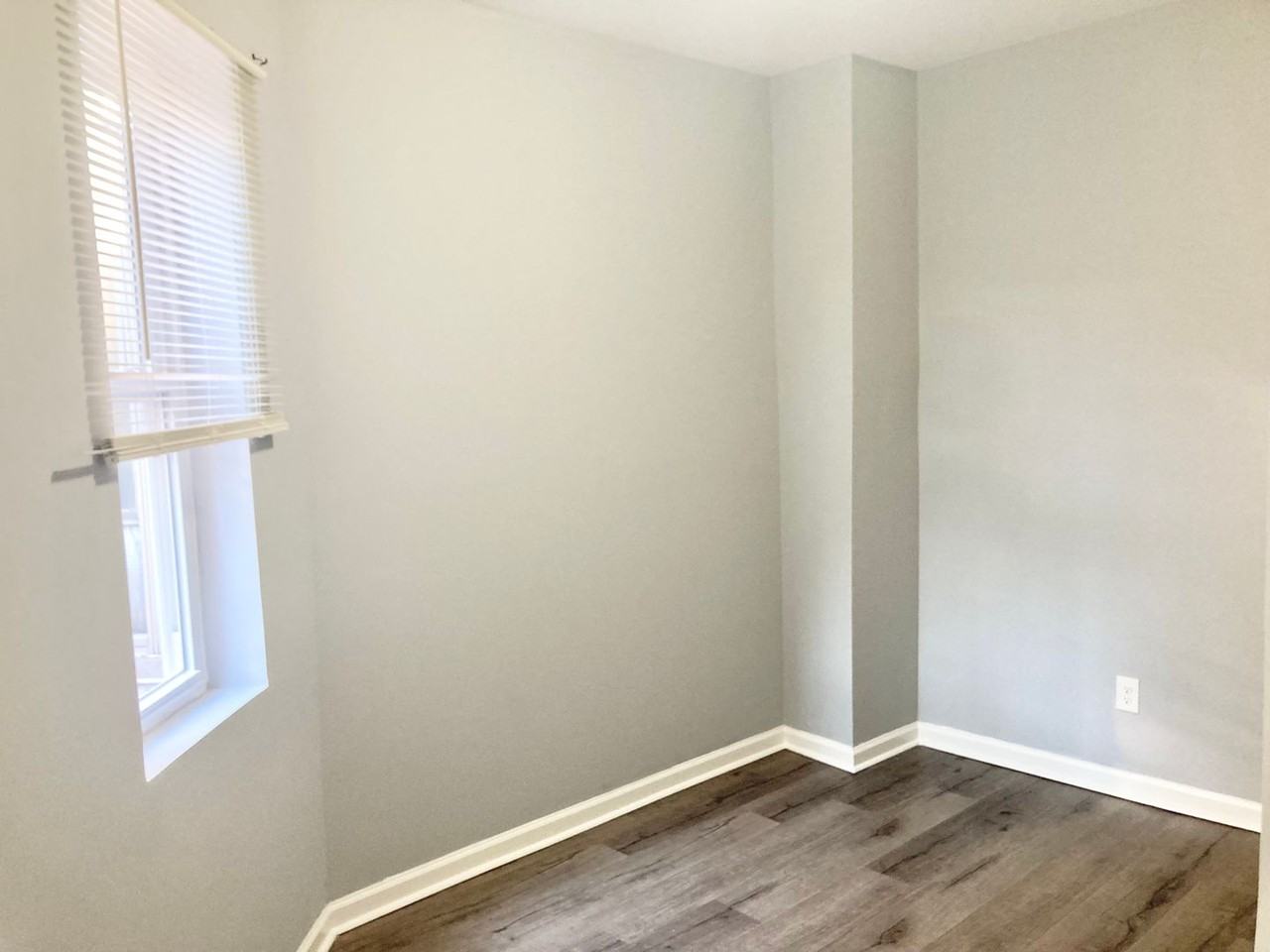 144 N Salford St - Photo 6 of 8