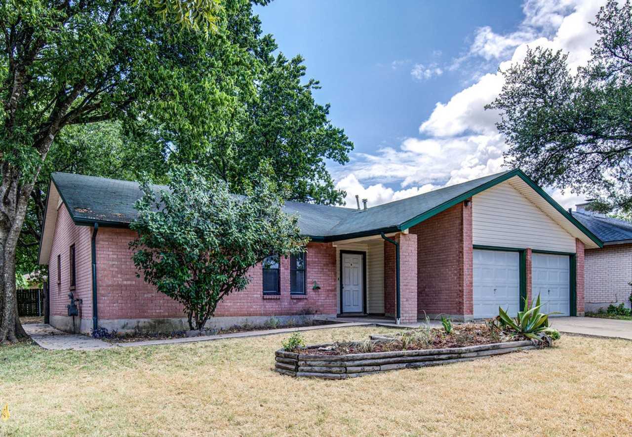10105 Woodland Village Dr - Photo 2 of 22