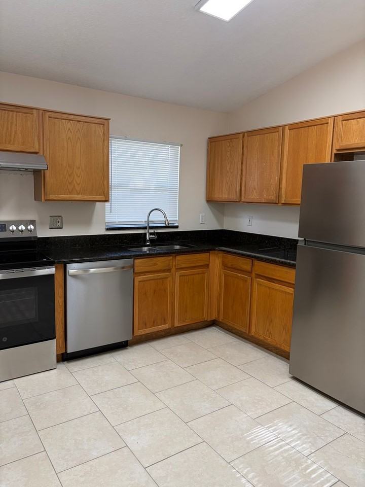 985 Scenic View Cir - Photo 4 of 15