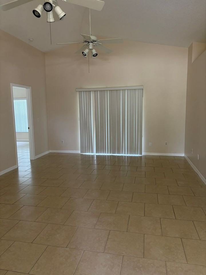 985 Scenic View Cir - Photo 5 of 15