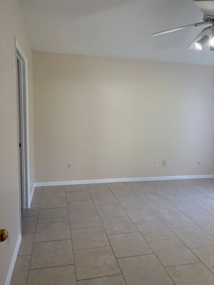 985 Scenic View Cir - Photo 7 of 15