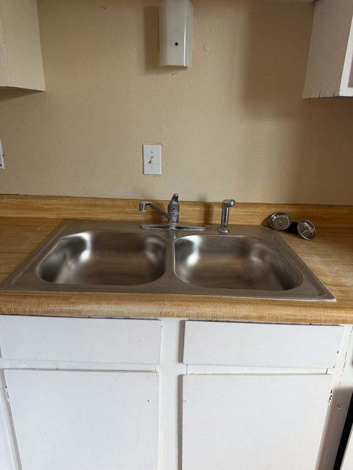 8 Alicia Dr - Photo 5 of 17