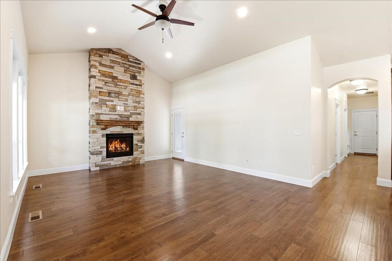 1415 E Summerheights Dr - Photo 7 of 37