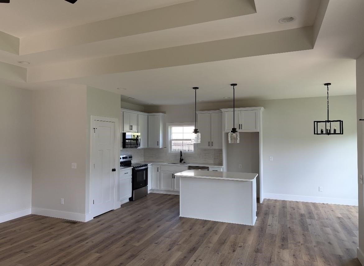 837 Temple Ct - Photo 2 of 18