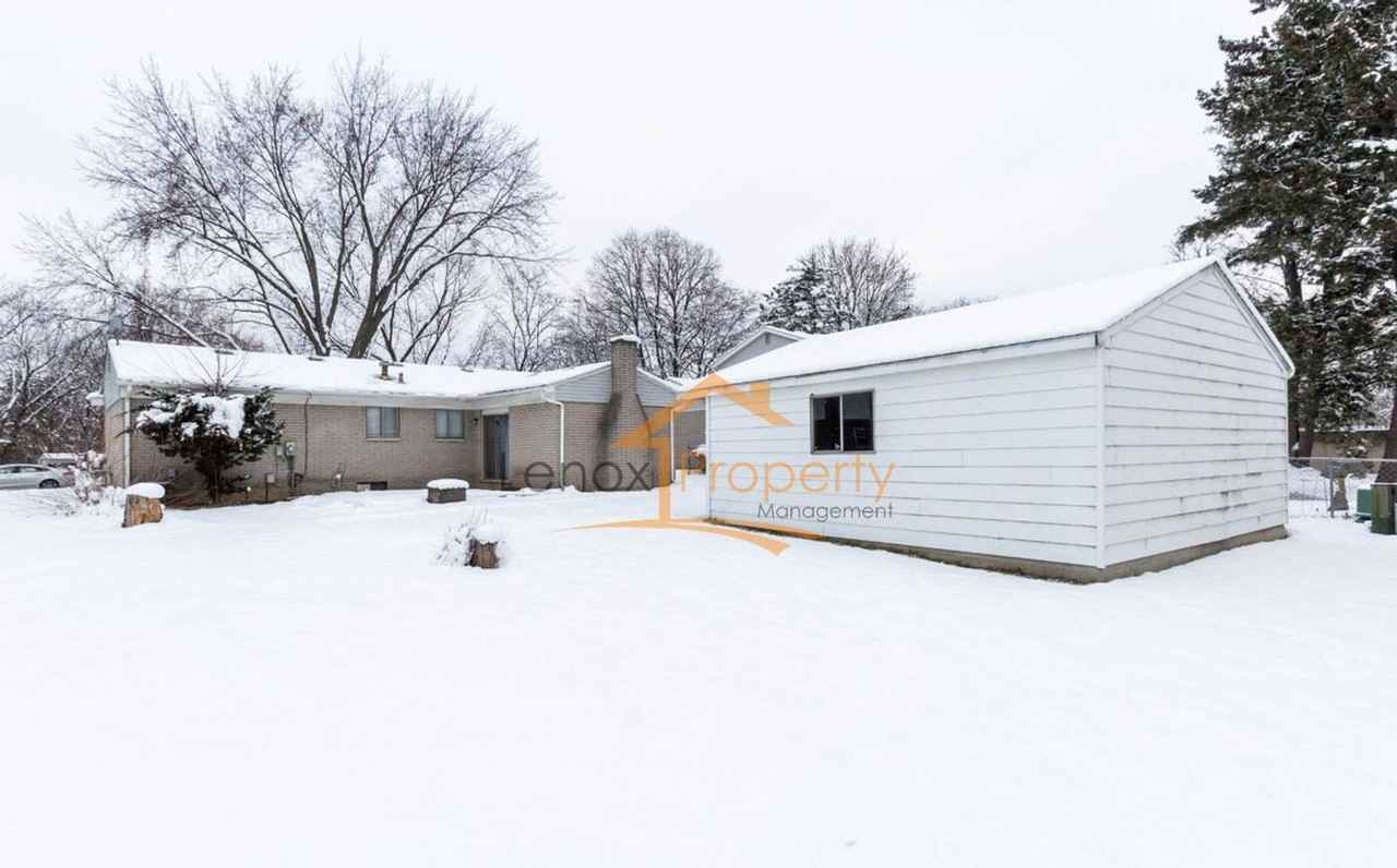 9436 Tavistock Dr - Photo 2 of 17