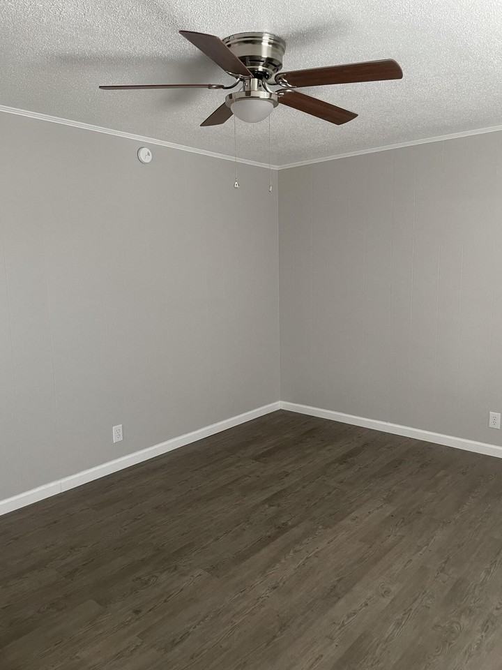 925 Lowery St Ne - Photo 3 of 13