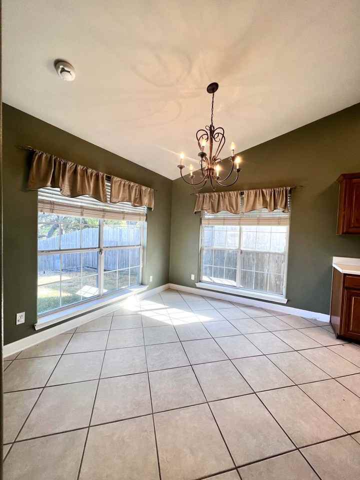 701 Oak Valley Dr - Photo 6 of 22