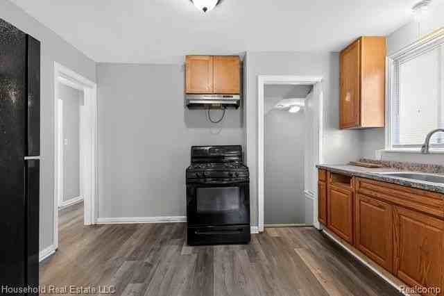 6370 Brace St - Photo 2 of 15