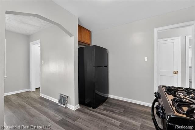 6370 Brace St - Photo 4 of 15