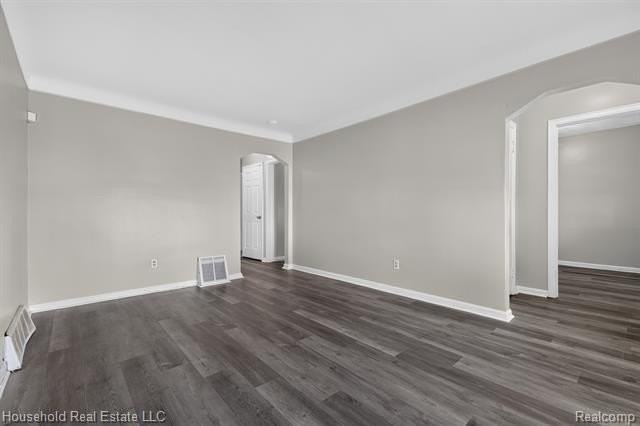 6370 Brace St - Photo 5 of 15