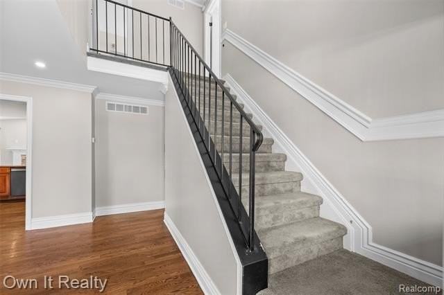 365 Princeton Dr - Photo 7 of 43
