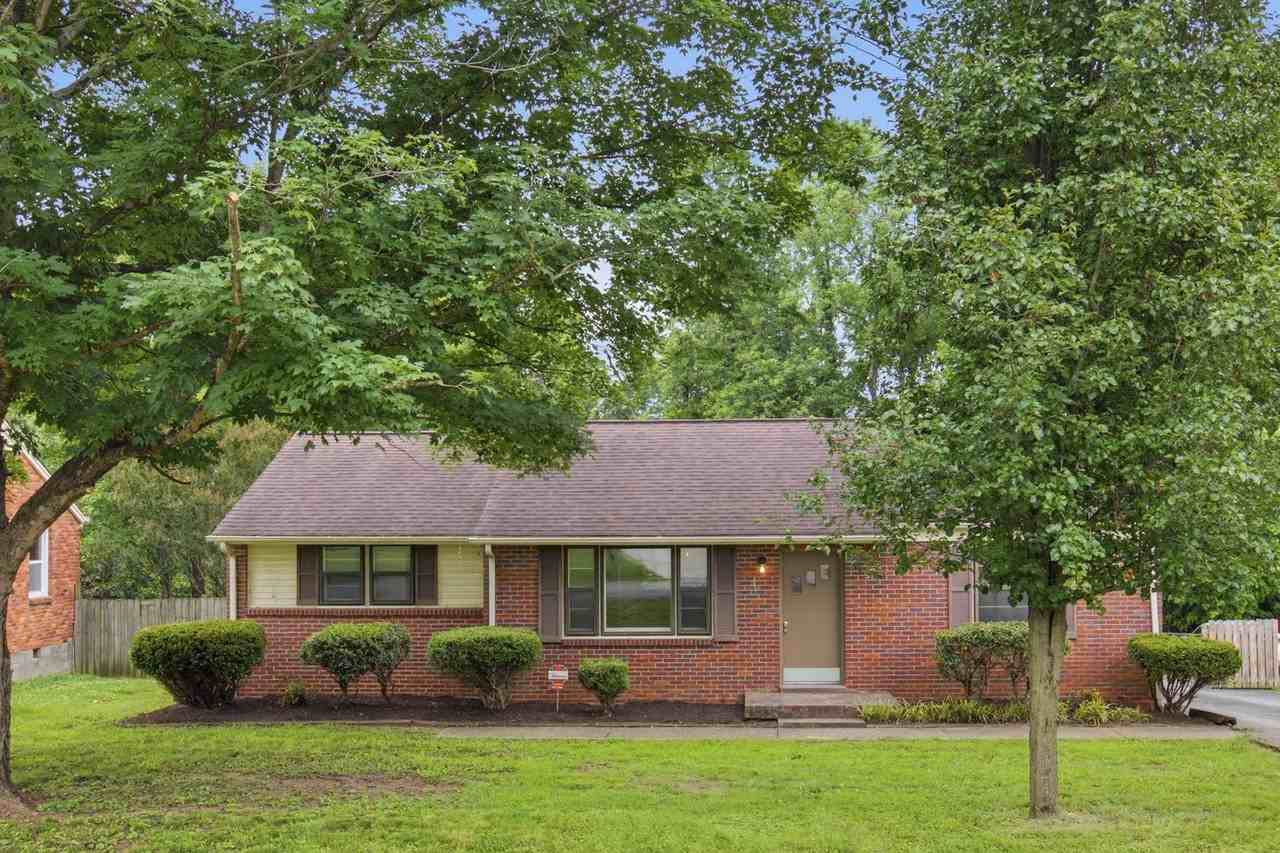 2923 Dunmore Dr - Photo 2 of 35