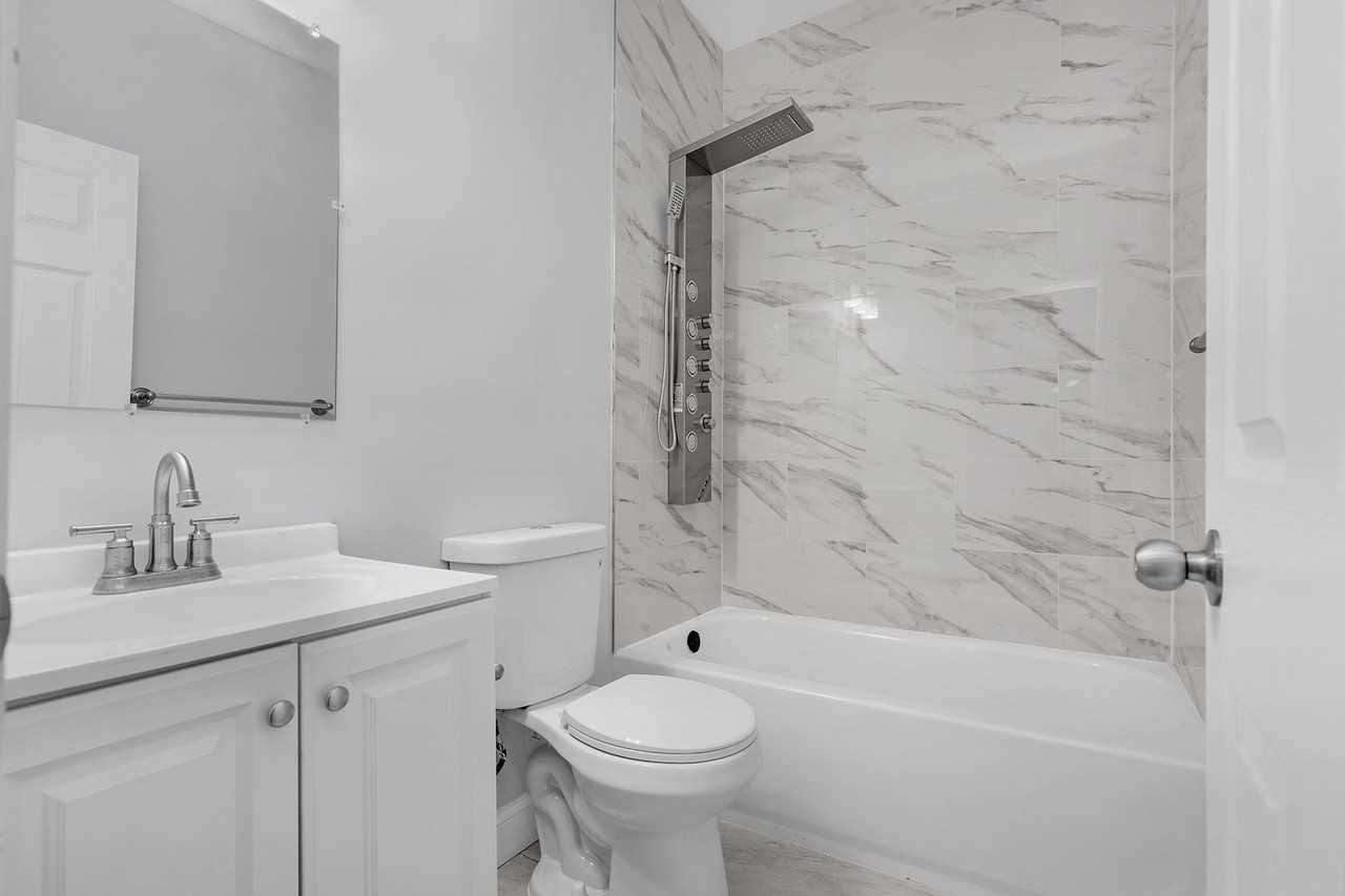 510 N Edgewood St - Photo 3 of 27