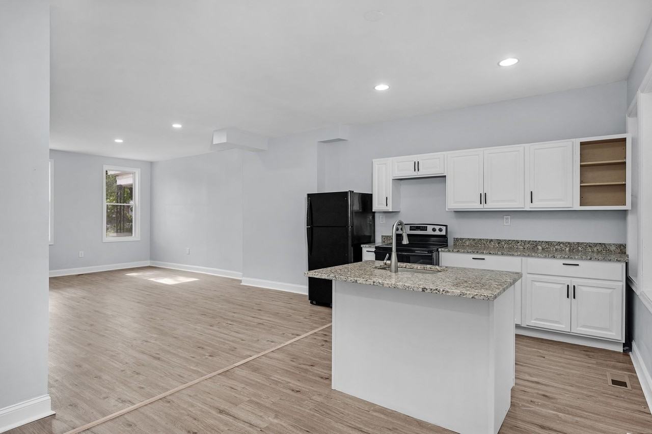 510 N Edgewood St - Photo 6 of 27