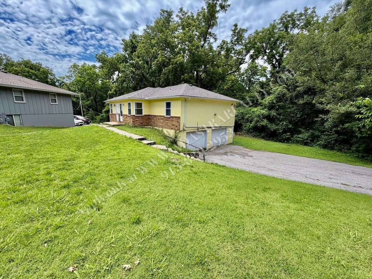 2330 N 75th Ter - Photo 5 of 16