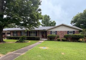 featured image of 319 Tanglewood Dr