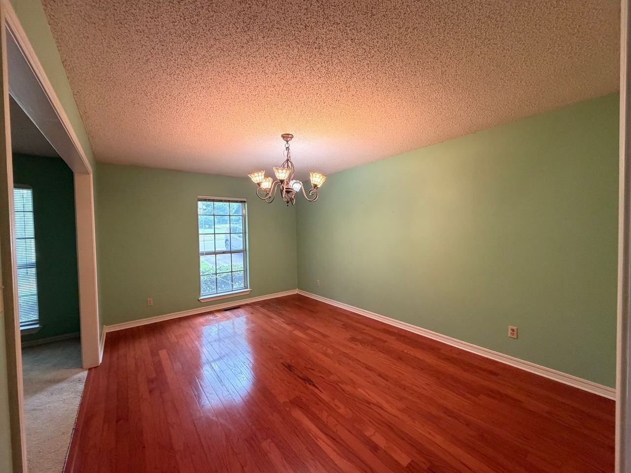 319 Tanglewood Dr - Photo 7 of 16