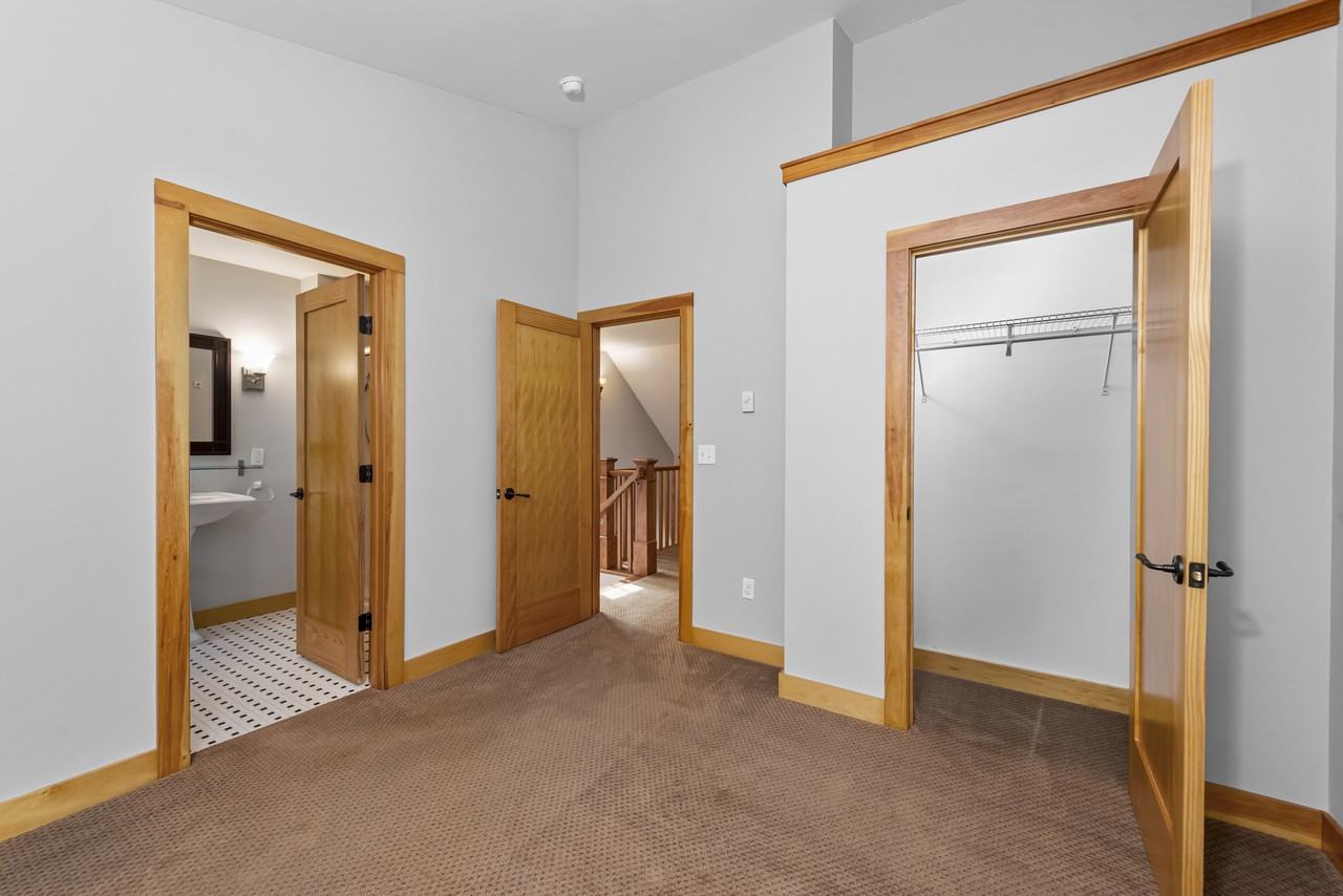 20 Circle Dr - Photo 7 of 26