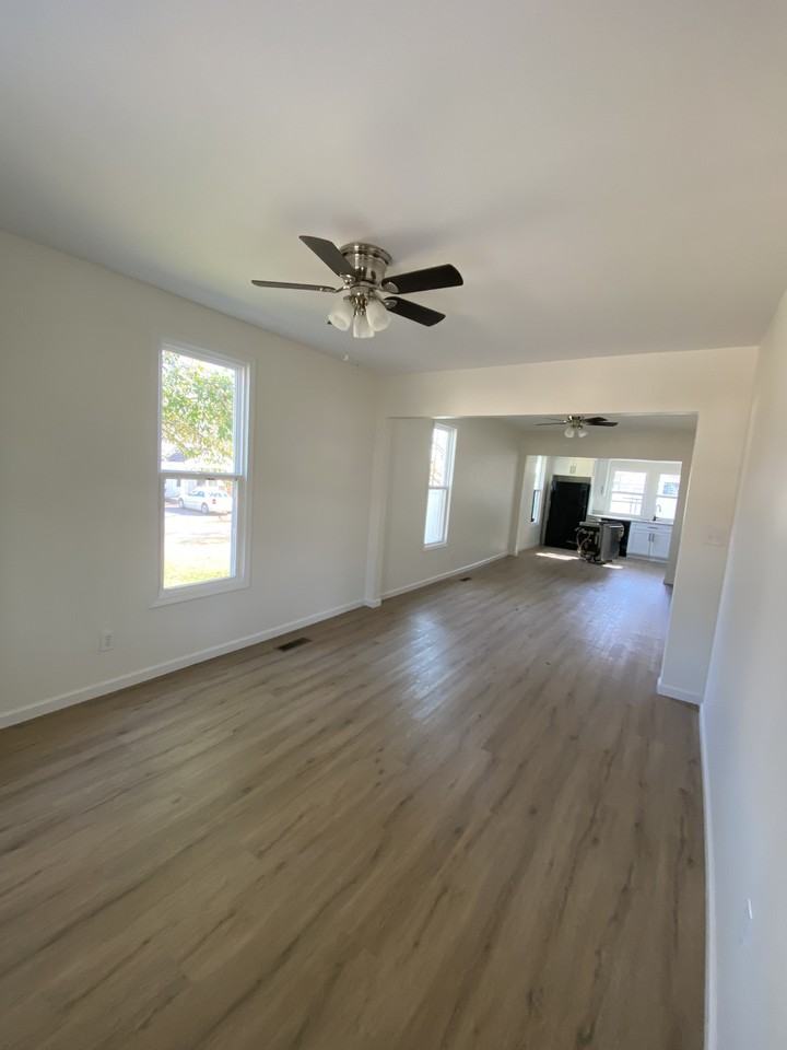 628 E Tombigbee St - Photo 6 of 11