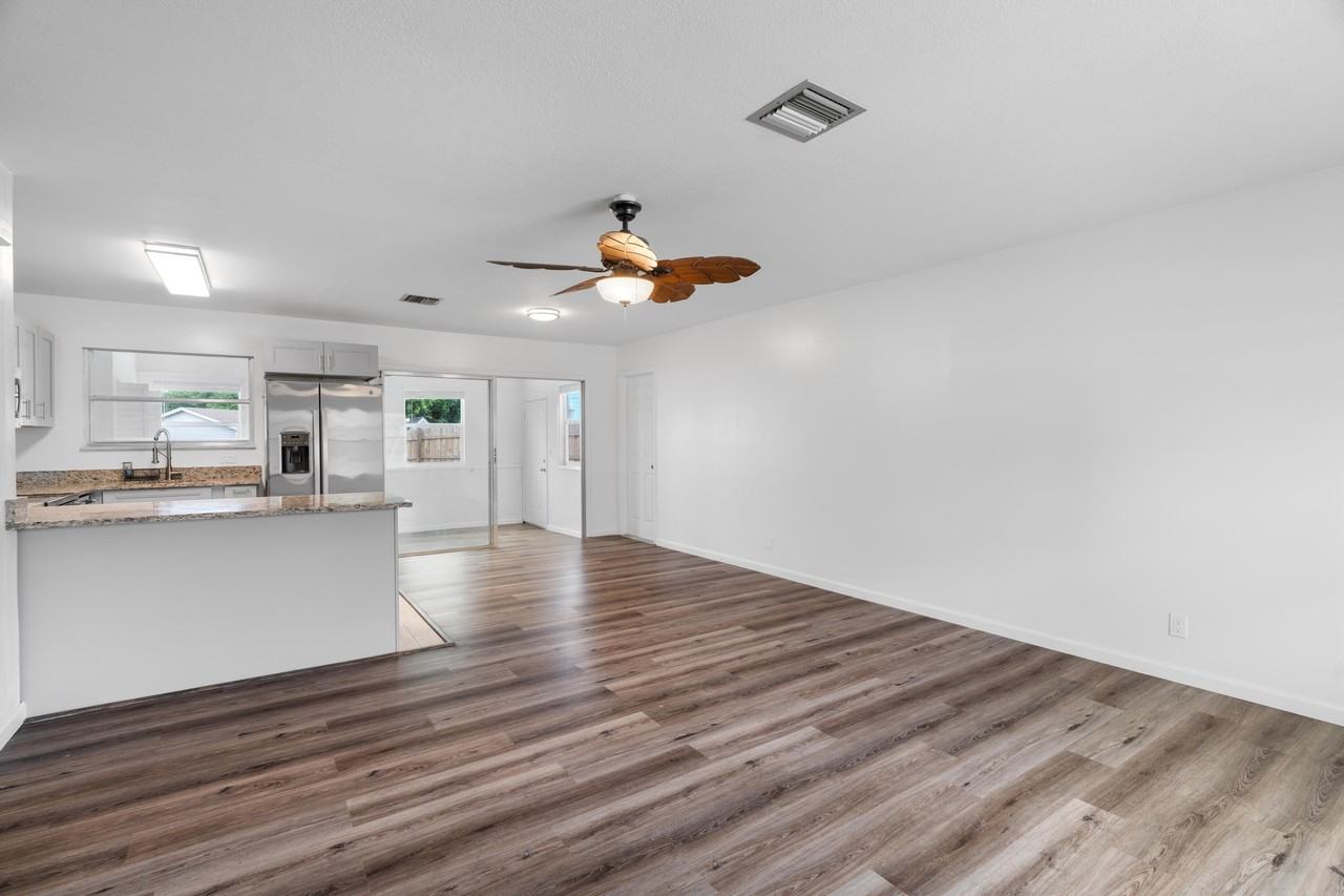 2331 Ne 15th Ct - Photo 4 of 24