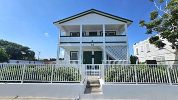 featured image of 914 10th St #C
