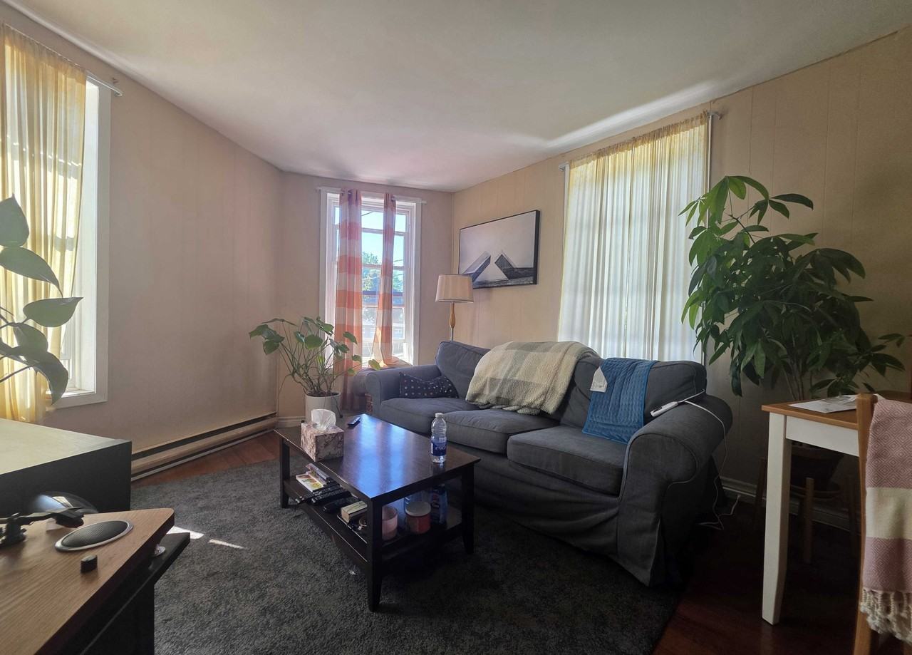 406 Barrie St #406-1 - Photo 2 of 9