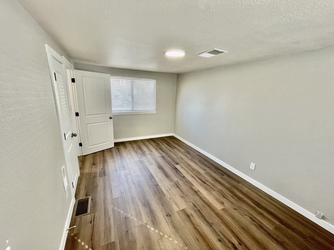 2103 1st St S #2105 - Photo 4 of 8
