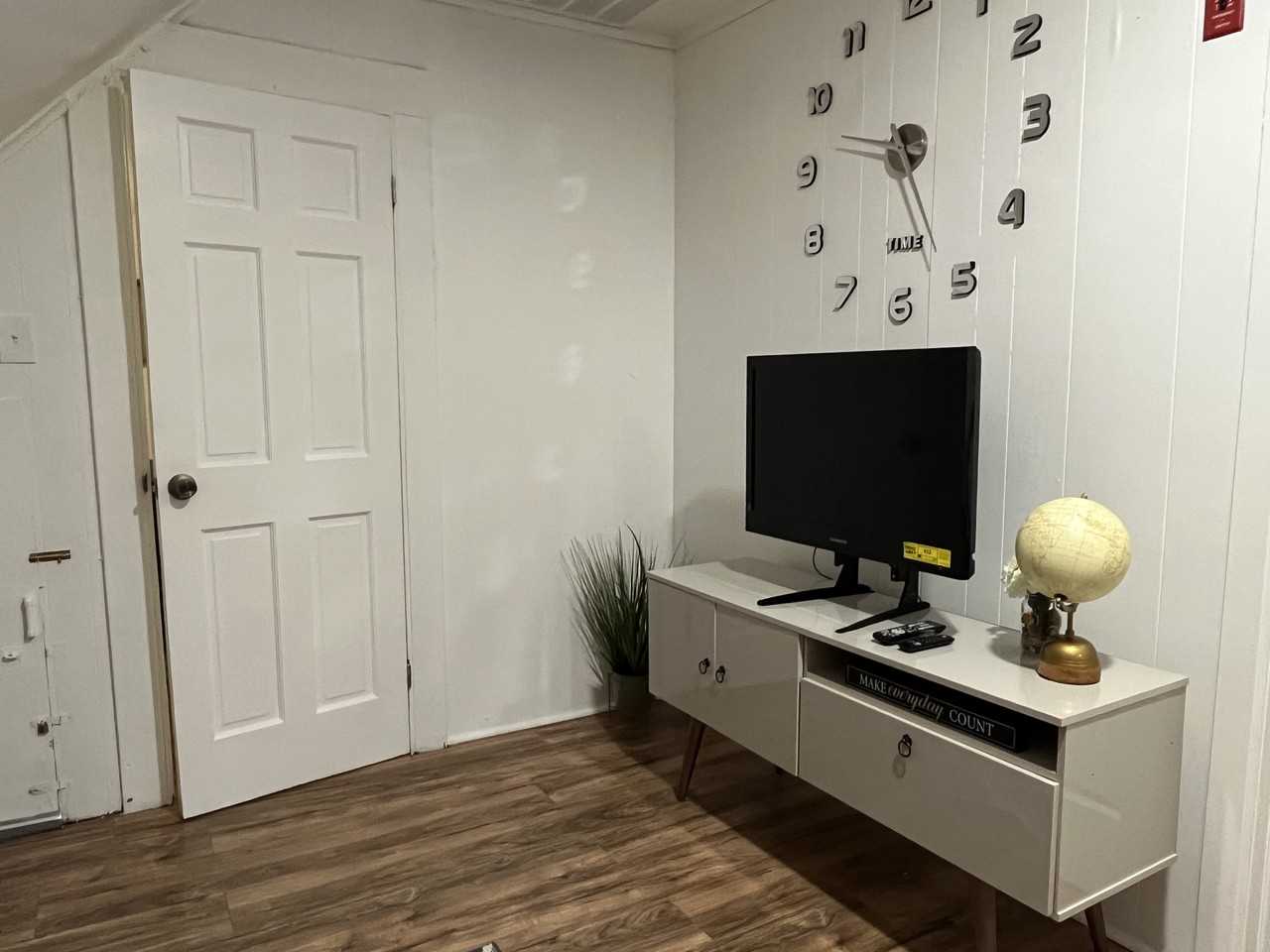 43 45 Jackson Ave, #3 - Photo 6 of 21
