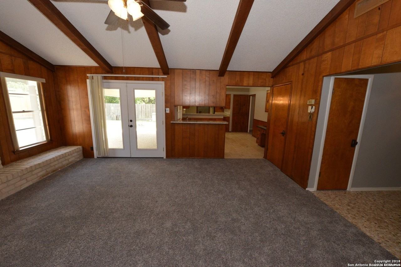 6010 Windhaven Dr - Photo 4 of 15