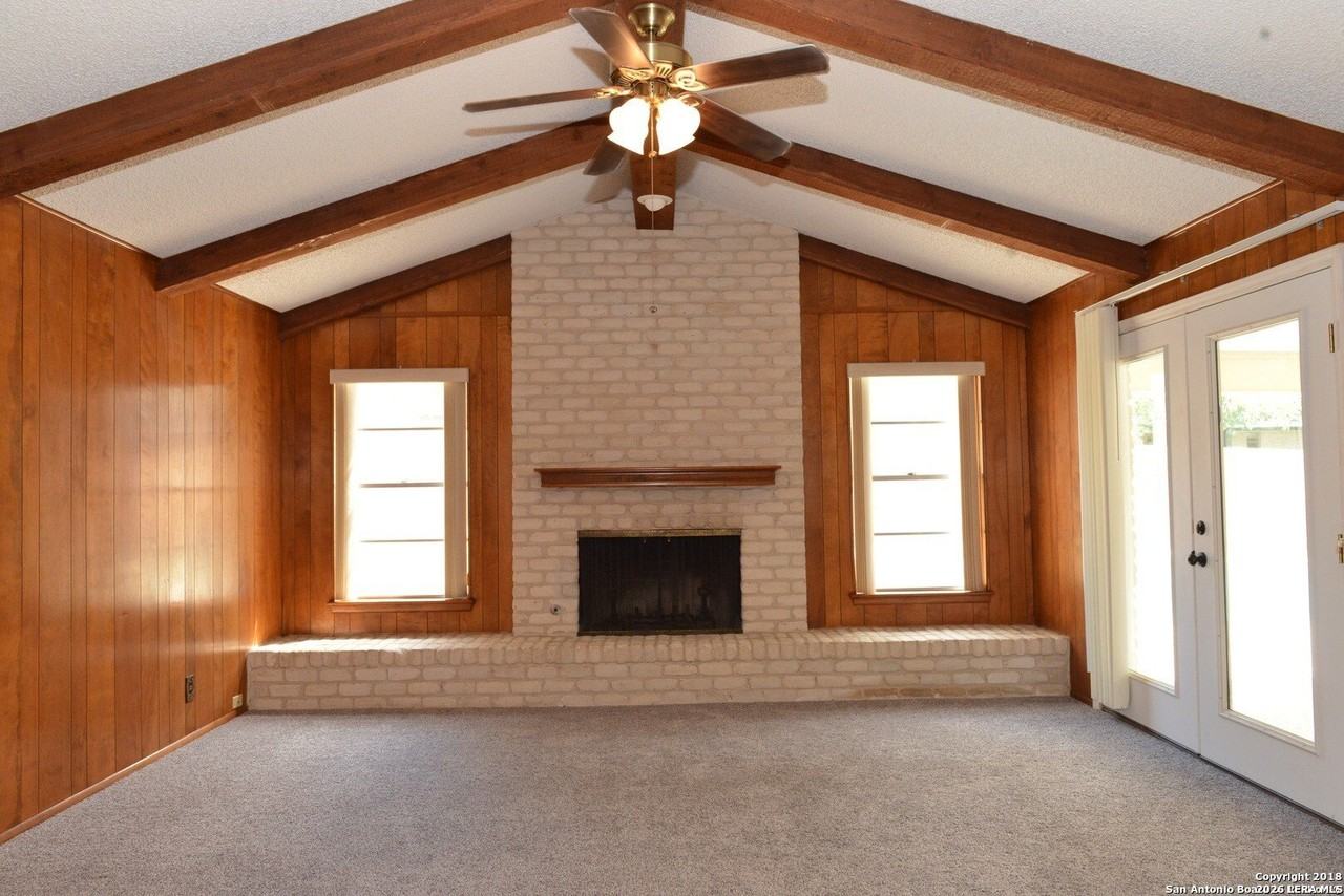 6010 Windhaven Dr - Photo 5 of 15