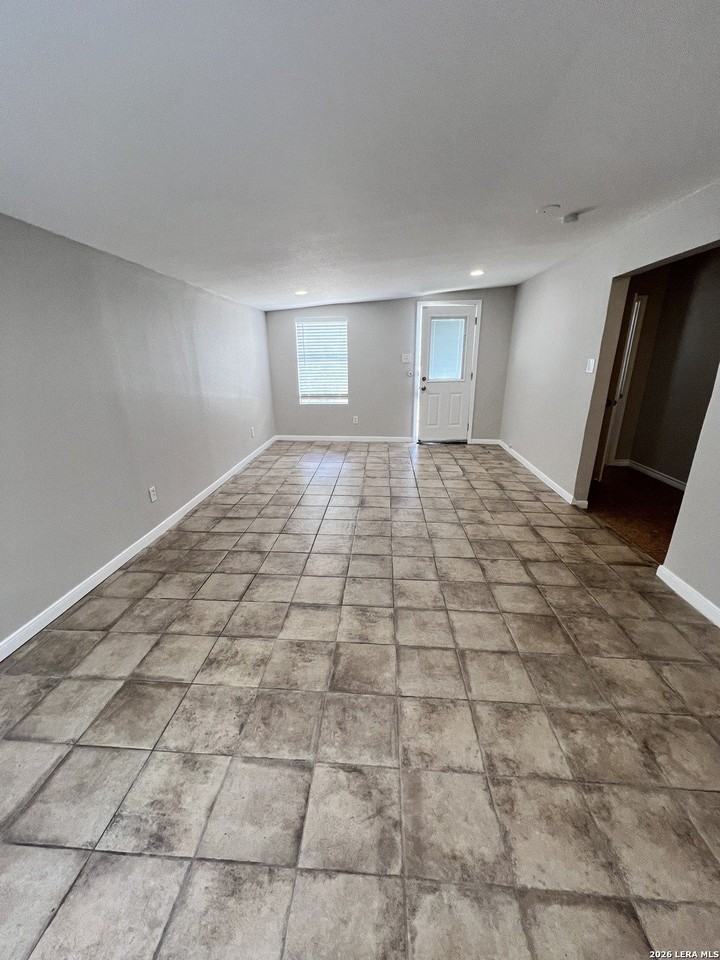 319 Harding Pl #2 - Photo 3 of 27