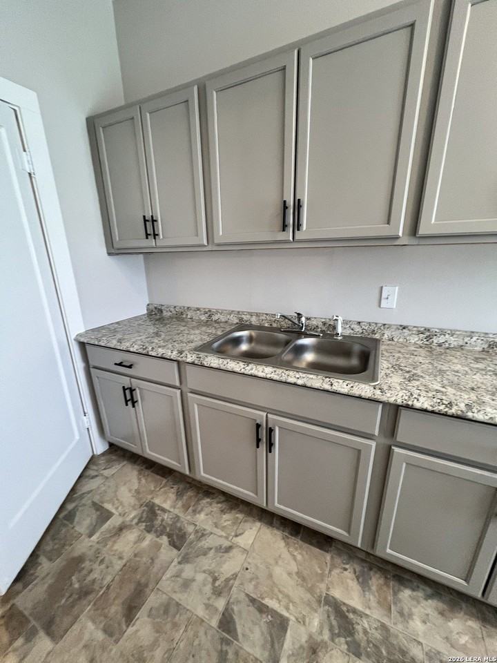 319 Harding Pl #2 - Photo 7 of 27