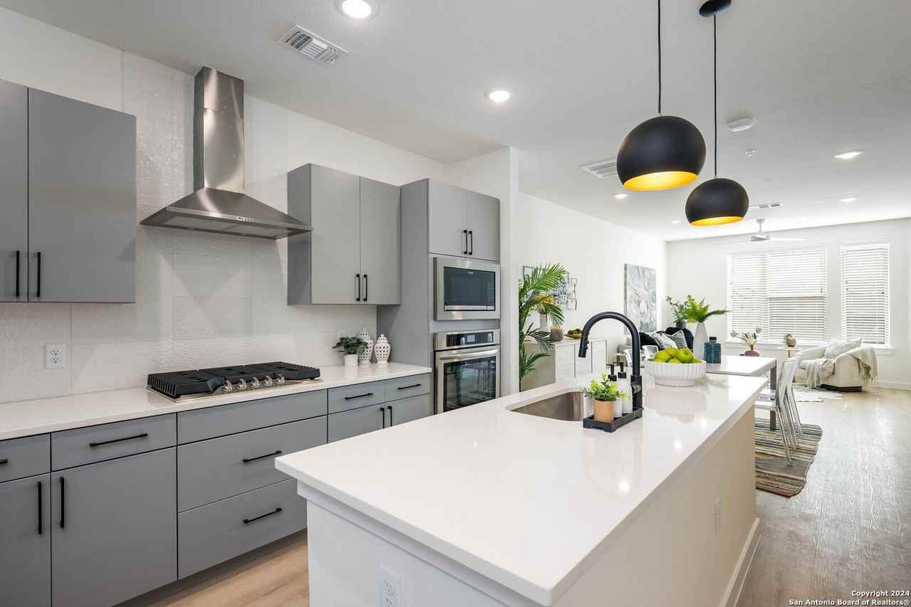 719 E Locust St #2104 - Photo 2 of 22