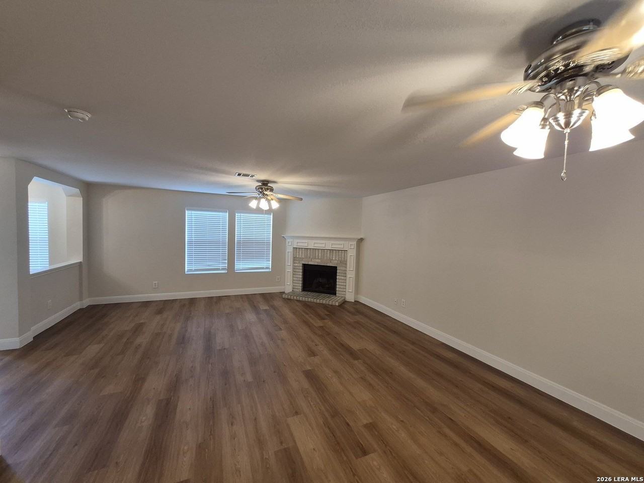 12634 Carriage Blvd - Photo 4 of 39