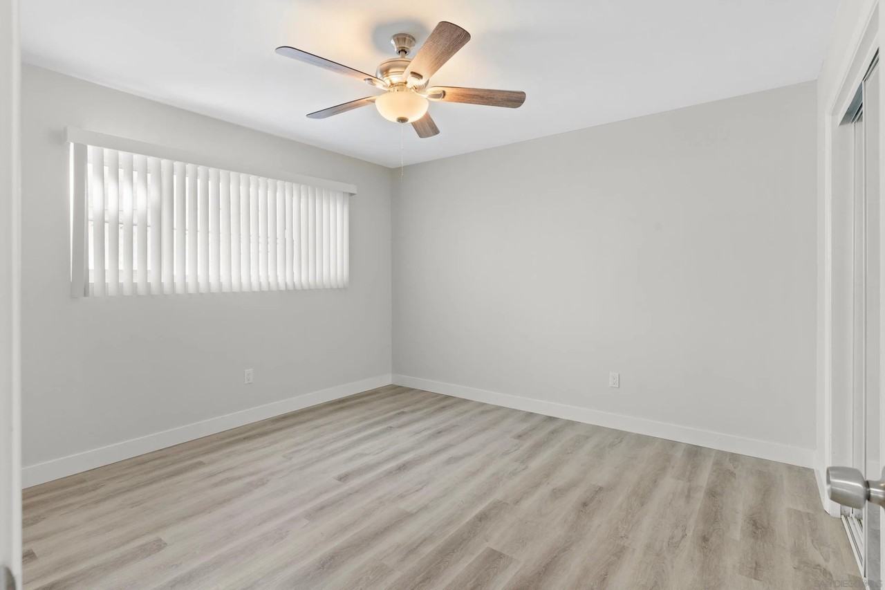 3823 Marlborough Ave - Photo 3 of 4