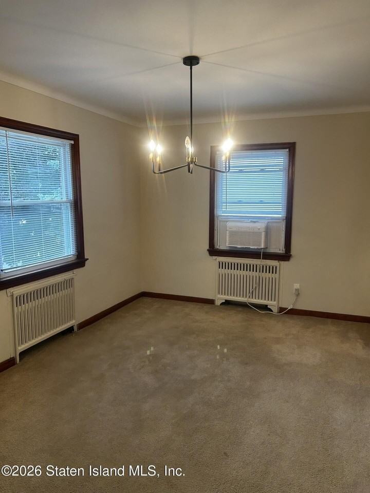 204 Ross Ave - Photo 7 of 11